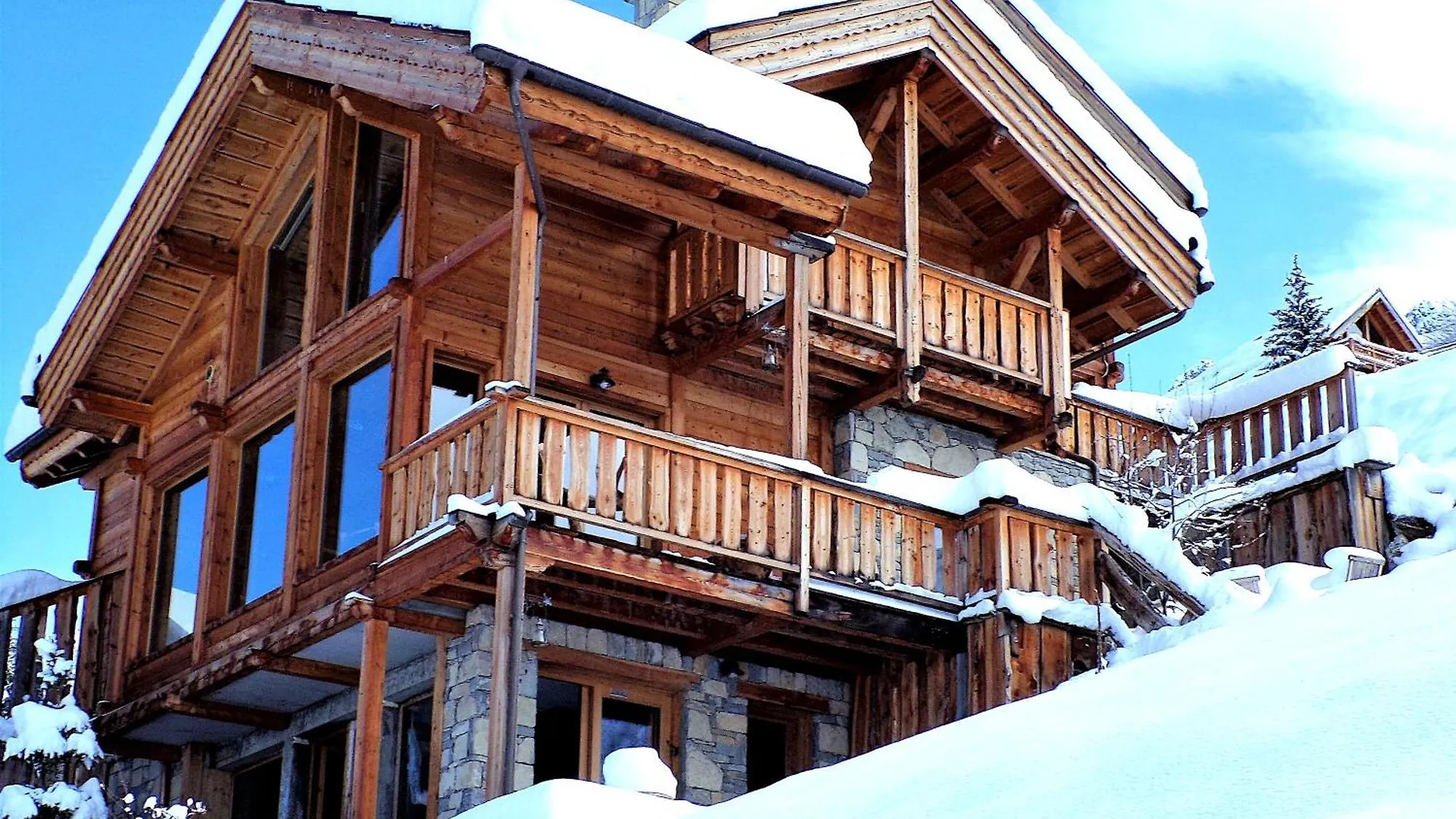 Prestigious Chalet With Pool & Hot Tub, Mountain Views For 19 Guests Vars  France