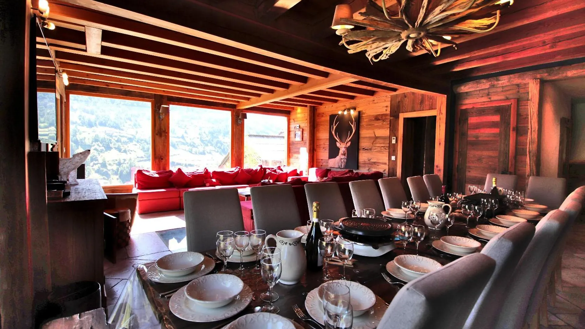Prestigious Chalet With Pool & Hot Tub, Mountain Views For 19 Guests Vars